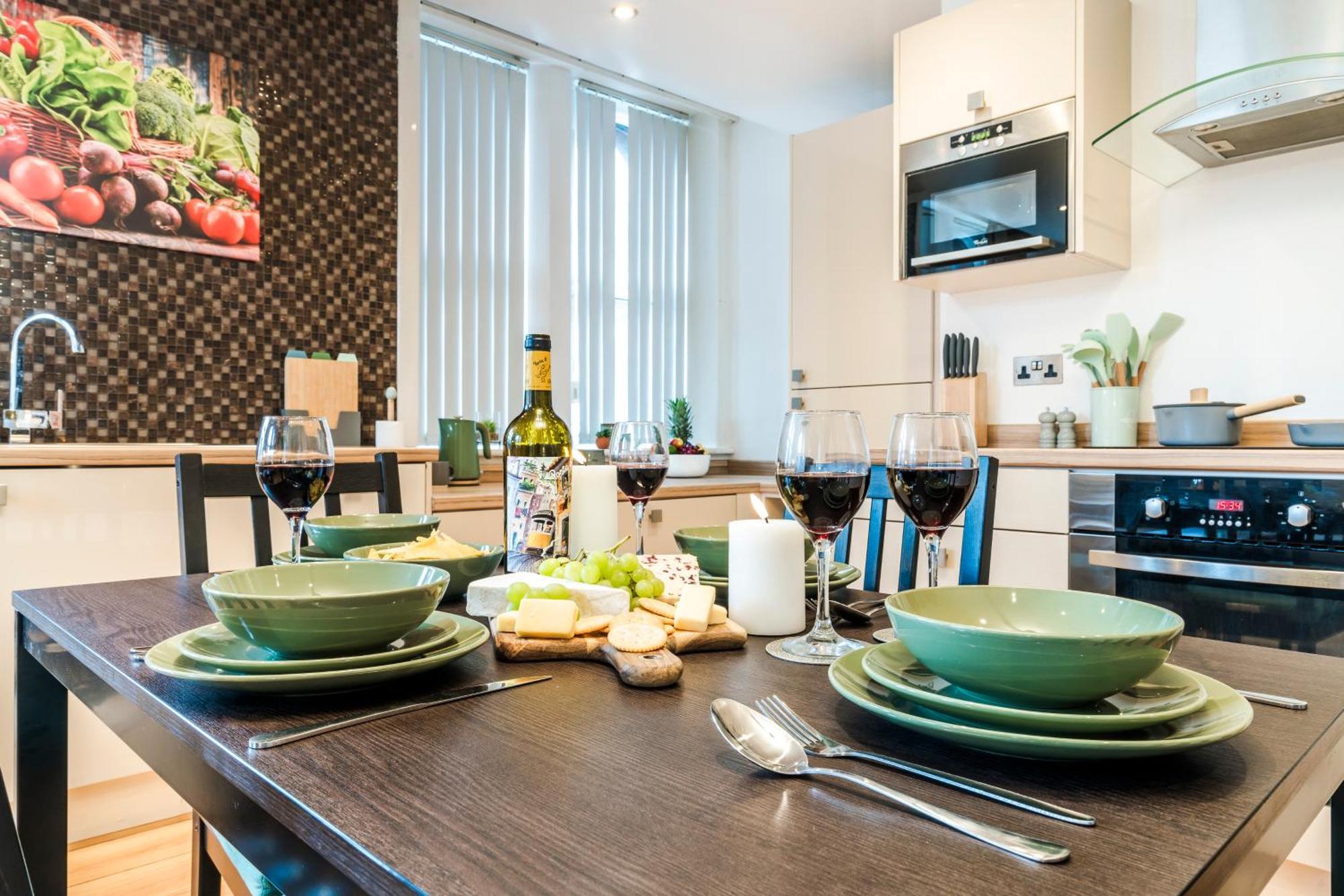 Cavern Quarters, Beautiful Two Bedroom City Centre Apartment By Garudy Serviced Apartments And Short Lets - Perfect For Longer Stays Liverpool Exterior foto